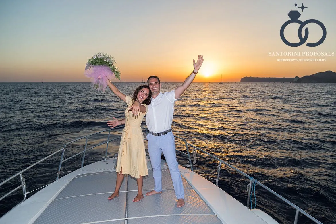 Boat proposal Santorini